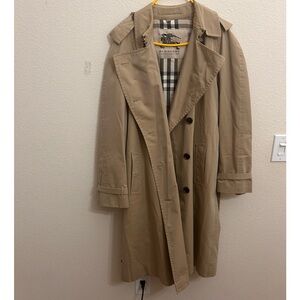 100% Authentictic men’s Burberry trench